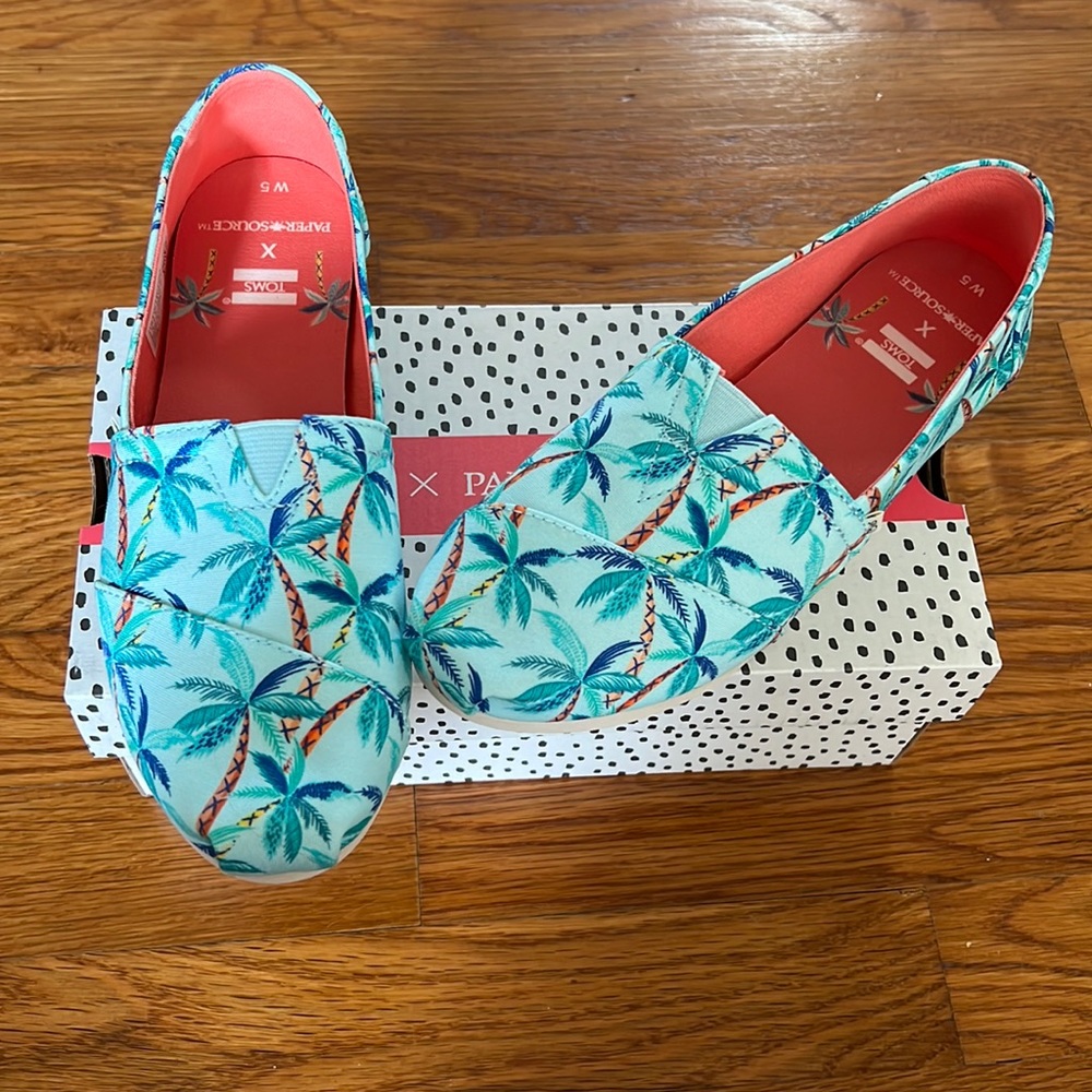 Tom’s/Paper Source- Palm Tree Print Shoe Size 5